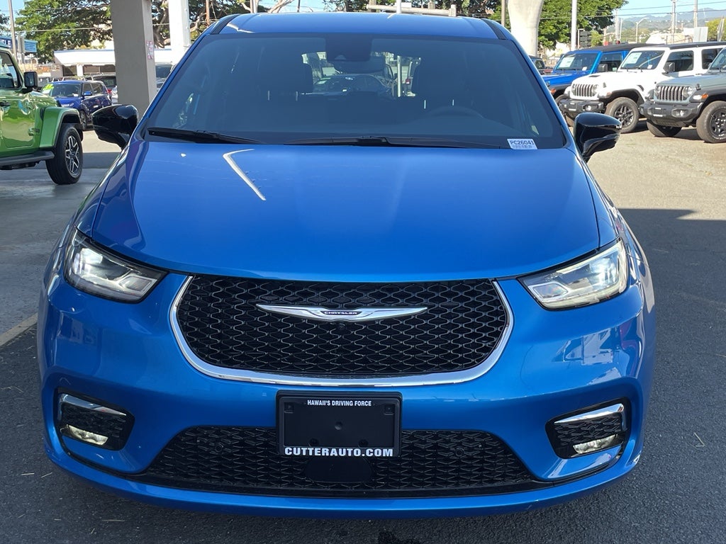 2026 Chrysler Pacifica PACIFICA SELECT in Hydro Blue Pearl-Coat Exterior Paint — front three-quarter view