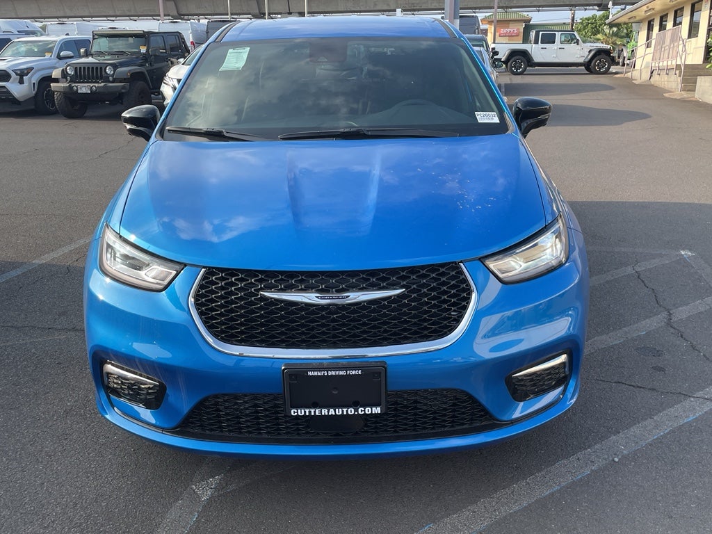 2026 Chrysler Pacifica PACIFICA SELECT in Hydro Blue Pearl-Coat Exterior Paint — front three-quarter view