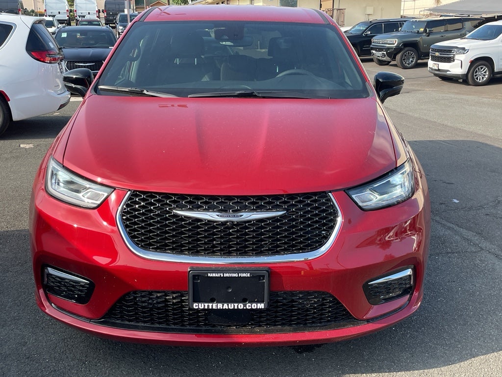 2026 Chrysler Pacifica PACIFICA SELECT in Red Hot Pearl-Coat Exterior Paint — front three-quarter view