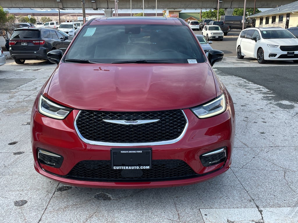 2026 Chrysler Pacifica PACIFICA LIMITED in Red Hot Pearl-Coat Exterior Paint — front three-quarter view