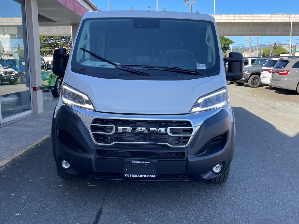 2026 RAM Ram ProMaster RAM PROMASTER 1500 SLT CARGO VAN LOW ROOF 136' WB in Bright White Clear-Coat Exterior Paint — front three-quarter...
